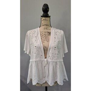 EUC Torrid White Eyelet Challis Tie Front Blouse/Torrid Size 00 (Size 10)